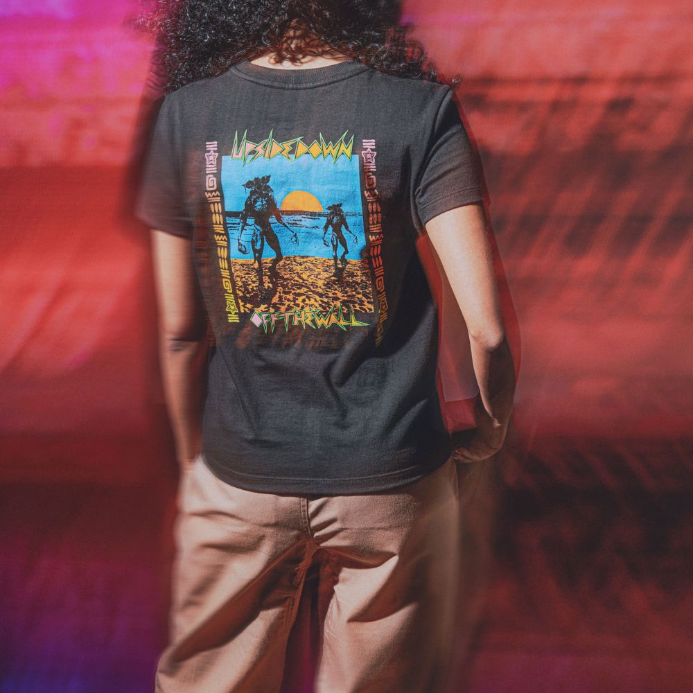 Vans Stranger Things Surfs Upside Down Crew T-shirt Dam Svarta | 80742UWCM